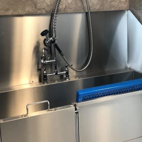 Grooming tub with sink at Carriage Animal Hospital
